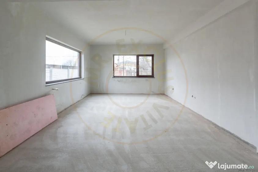 Casă cu 7 camere cu Teren 800 Mp în Mărăcineni