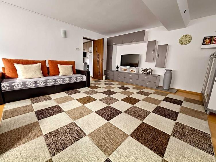 OVIDIU - Casa Cocheta Amplasata Central Langa Primarie- 140.000 Eur - 1