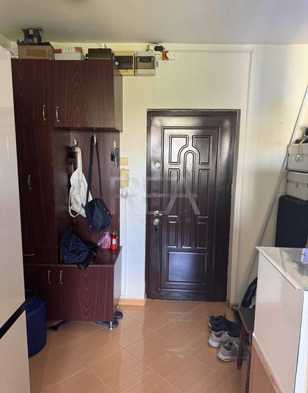 Apartament cu 2 camere semidecomandat, mobilat în Ghencea