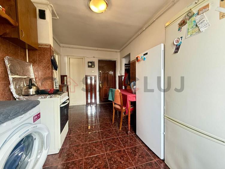Apartament cu 4 camere semidecomandat, mobilat în Mănăștur