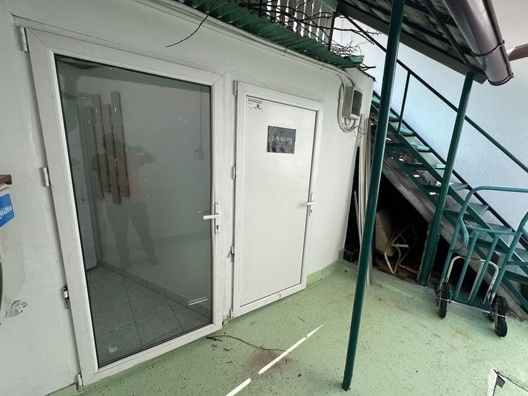 Inchiriez Spatiu comercial ultracentral acces vad pietonal la curte - 1