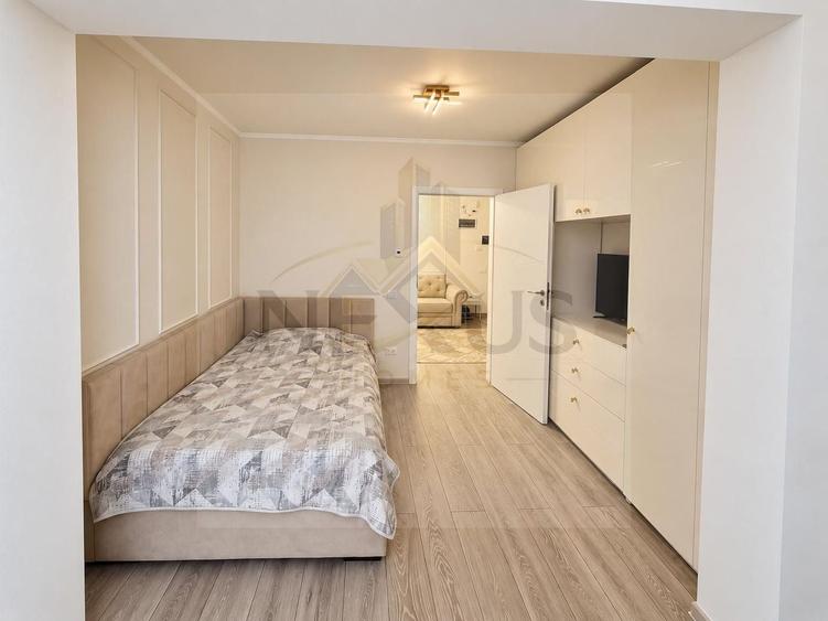 Apartament cu 3 camere semidecomandat, mobilat în Sud