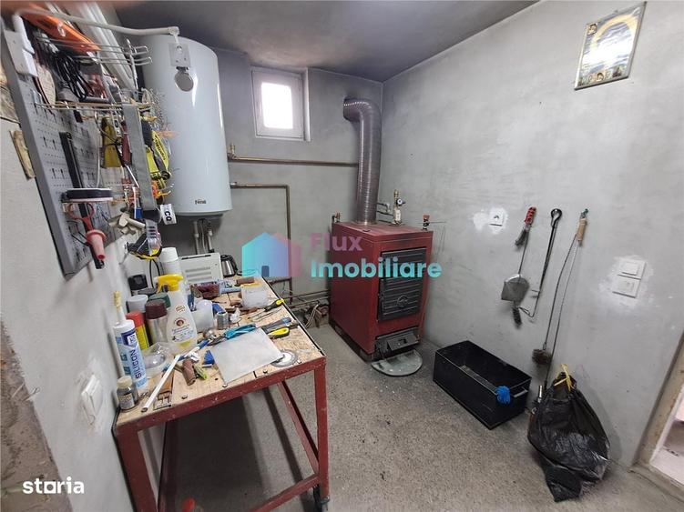 Casă cu 4 camere în Cornu Luncii