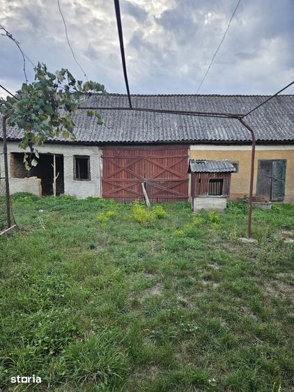 Casa de renovat + 2.900 mp teren, front 38 m potential constructie - 2