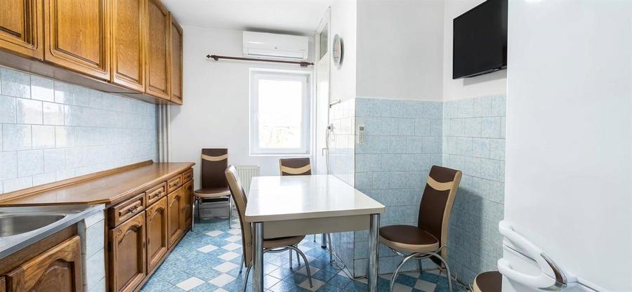 Apartament cu 3 camere decomandat în Decebal