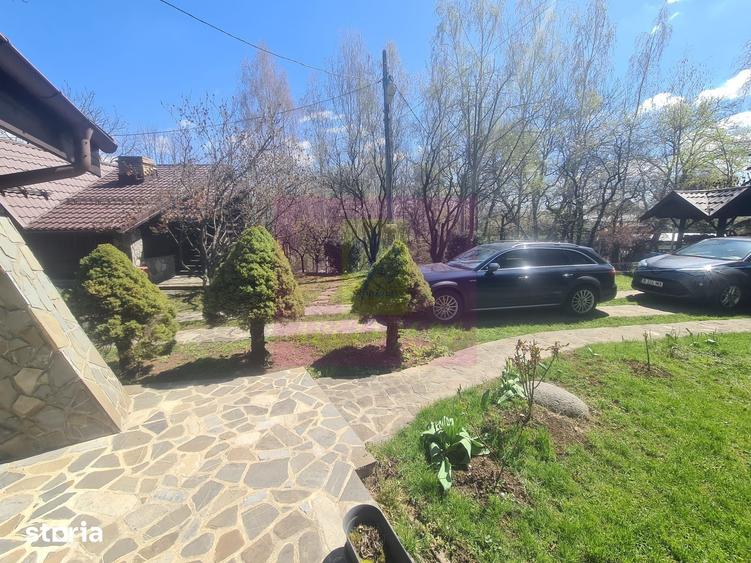 Casă cu 9 camere cu Teren 2066 Mp în Breaza