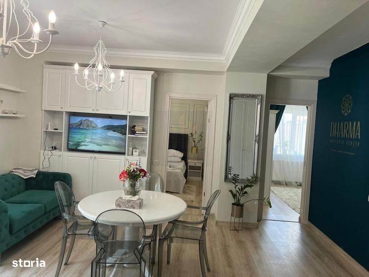 Apartament cu 3 camere semidecomandat, mobilat în Central