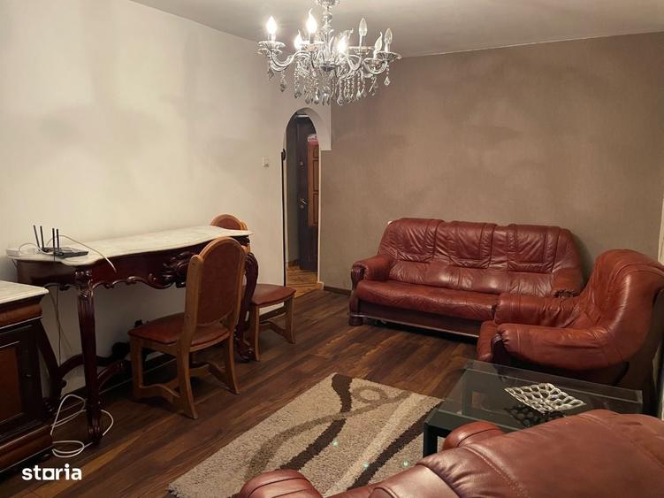 Apartament cu 3 camere decomandat în 9 Mai