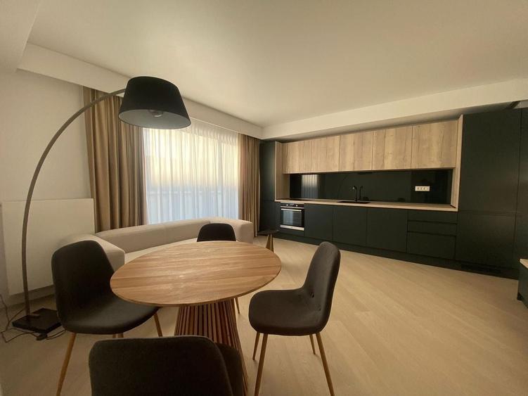 Apartament cu 3 camere decomandat, mobilat în Pipera