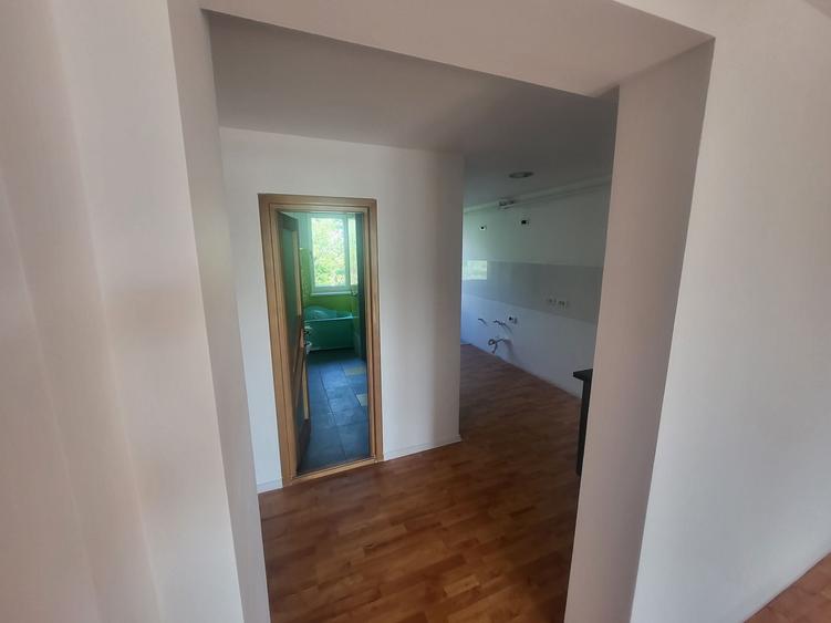 Apartament cu 3 camere decomandat în Ultracentral