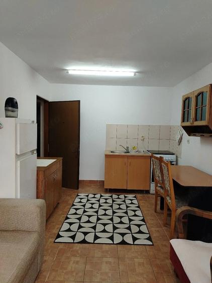 Garsonieră decomandată în Central
