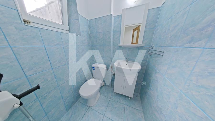 Apartament cu 3 camere decomandat în Calea București