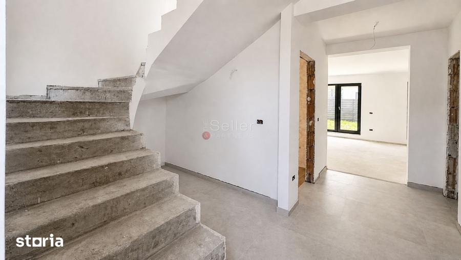 Casă cu 4 camere cu Teren 537 Mp în Central