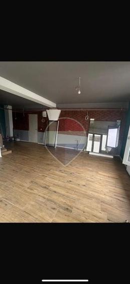 Spațiu comercial, de 50 mp, în Central