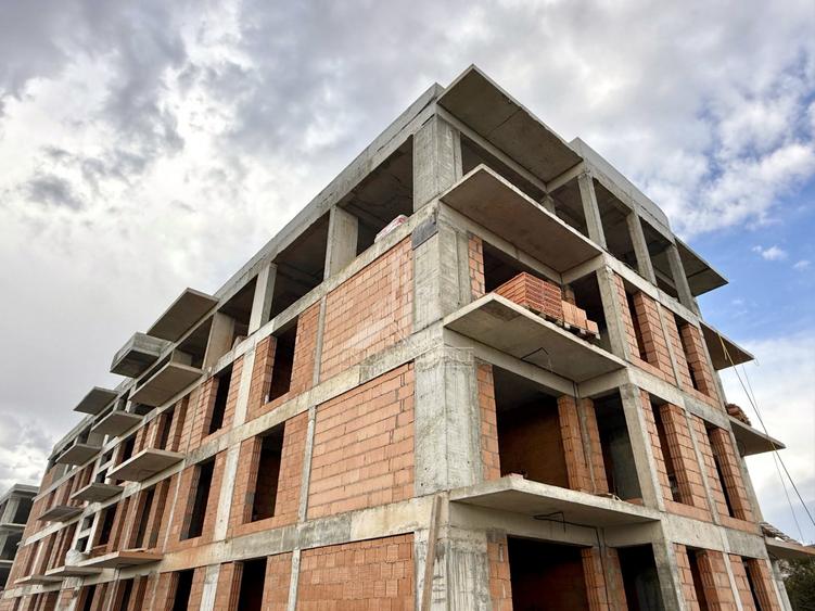 Apartament cu 2 camere semidecomandat în Alexandriei