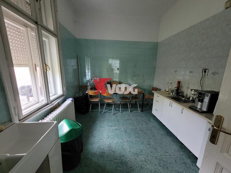 Casă individuală cu 5 camere cu Canalizare în Bălcescu