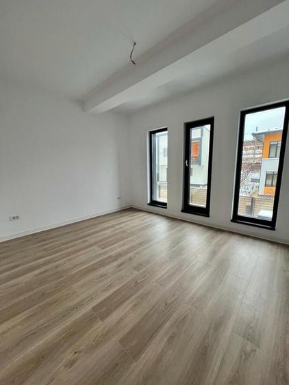 Casă cu 4 camere în Vișani