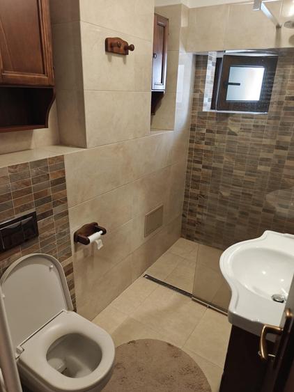 Apartament cu 4 camere decomandat în Central