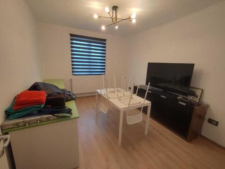 Casă cu 4 camere cu Teren 400 Mp în Central