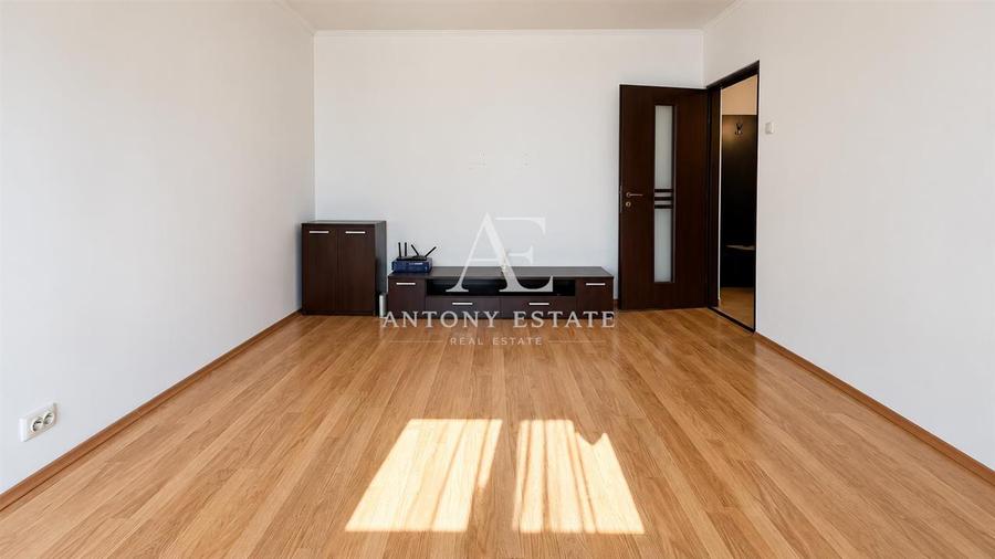 Apartament cu 2 camere decomandat, mobilat în Decebal