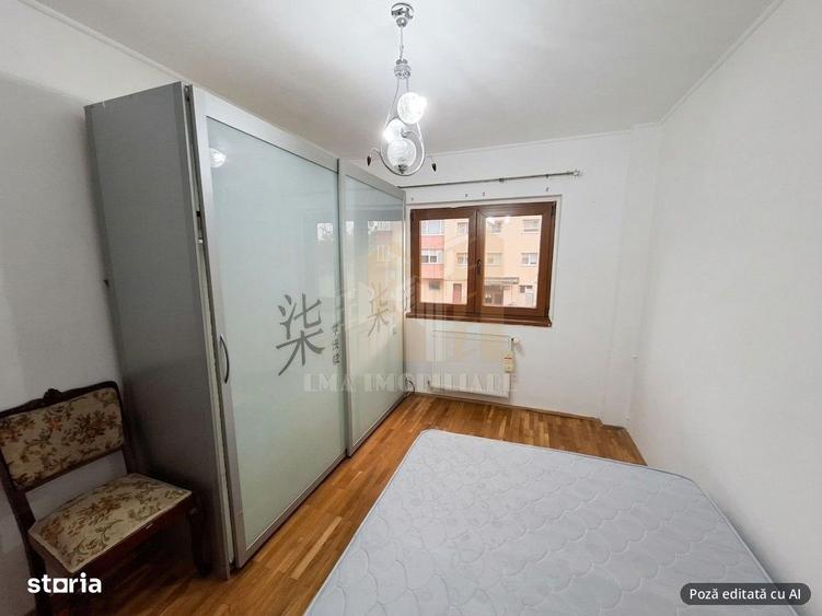 Apartament cu 4 camere semidecomandat în Triaj