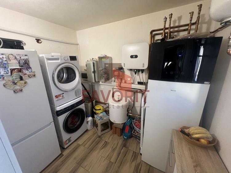 Casă individuală cu 5 camere cu Canalizare în Plopi