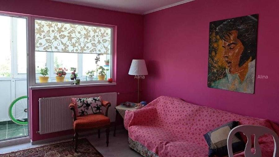 Apartament cu 2 camere decomandat, mobilat în Central