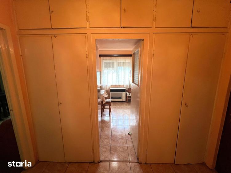 Apartament cu 3 camere în Micro 16