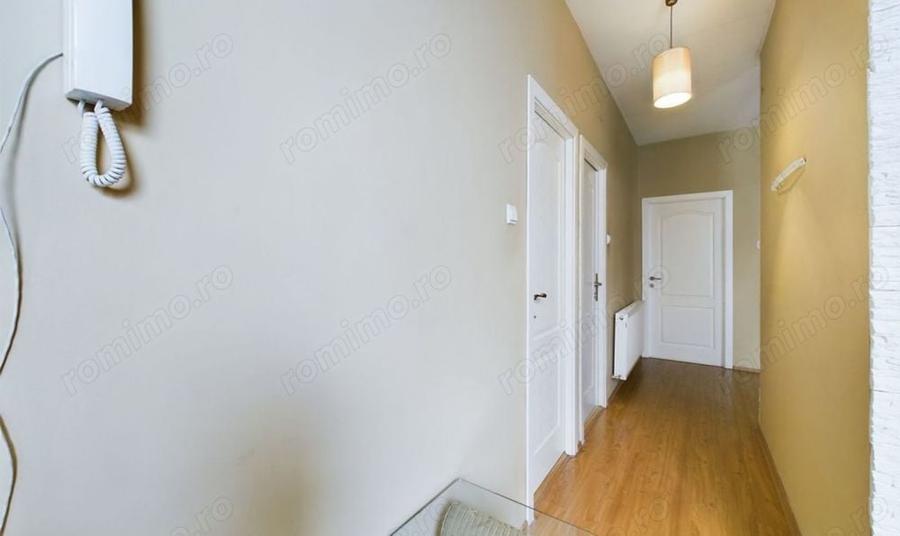 Apartament cu 3 camere decomandat în Medicină