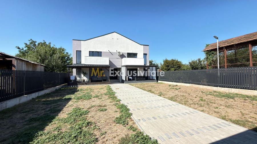 Apartament cu 3 camere semidecomandat în Sud-Vest