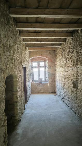 Casă cu Teren 1694 Mp în Biertan