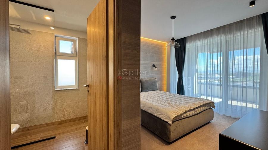Apartament cu 4 camere decomandat, mobilat în Tractorul