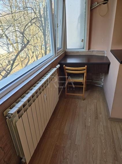 Apartament cu 4 camere semidecomandat, mobilat în Drumul Taberei
