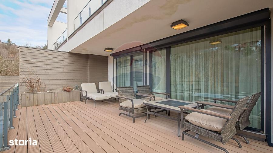 Apartament cu 3 camere în Schei