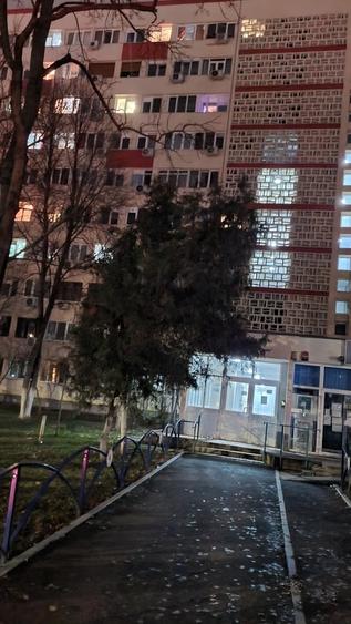 Garsonieră decomandată în Apărătorii Patriei