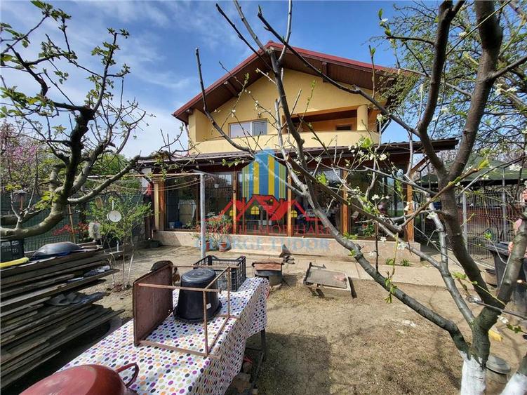 Casă individuală cu 5 camere cu Teren 1387 Mp în Suseni