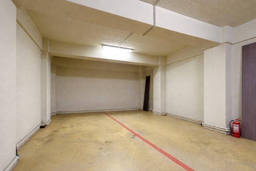 Apartament cu 4 camere semidecomandat în Central