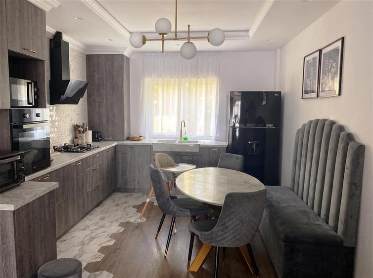 Apartament cu 3 camere decomandat, mobilat în Burdujeni