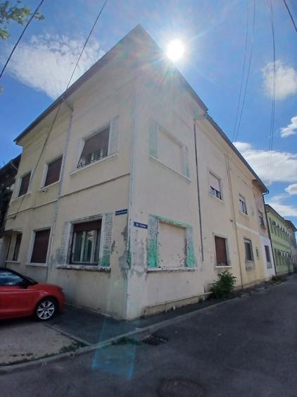 Apartament cu 3 camere semidecomandat în Ultracentral