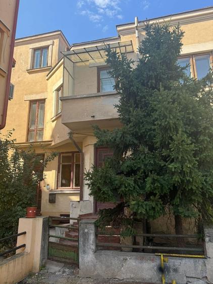 Duplex cu 7 camere cu Canalizare în Dorobanți