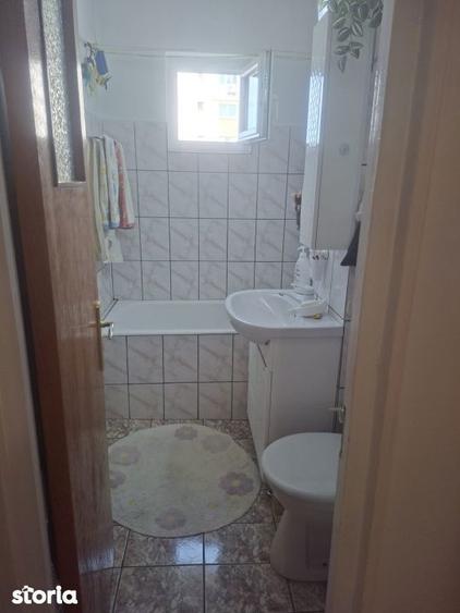 Apartament cu 3 camere decomandat în Republicii
