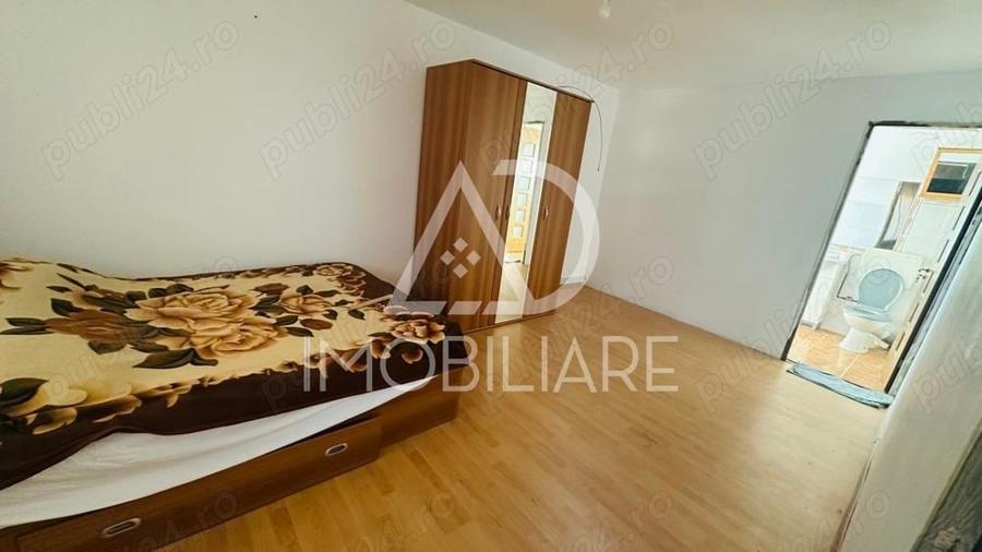Casă cu 4 camere în Runcu
