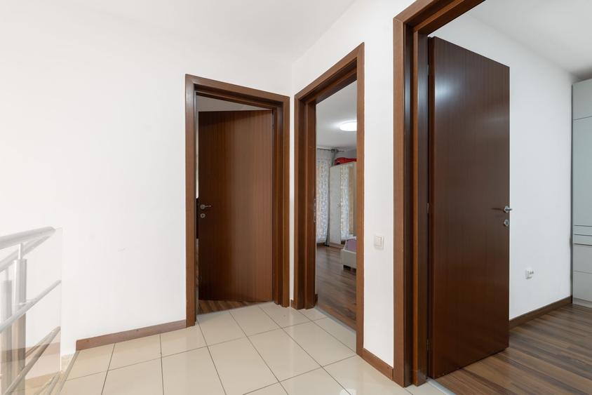 Casă individuală cu 5 camere cu Canalizare în Ștefăneștii de Jos