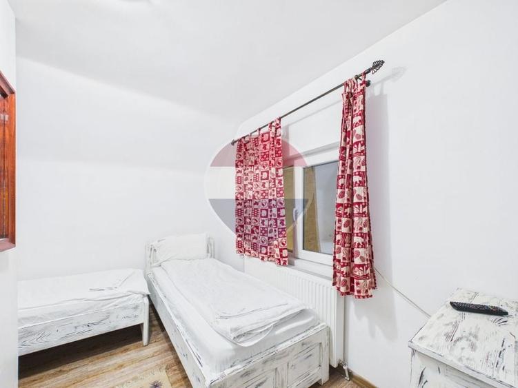Hotel/Pensiune, de 4,535 mp, în Moroeni
