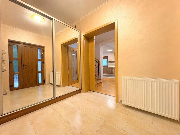Duplex cu 4 camere cu Canalizare în Dumbrăvița