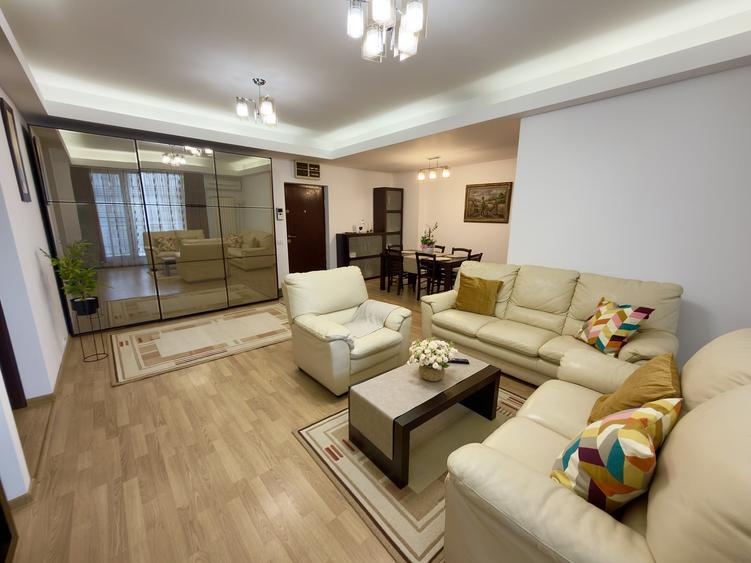 Apartament cu 4 camere semidecomandat, mobilat în Aviației