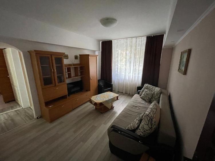 Apartament cu 3 camere semidecomandat în Ultracentral