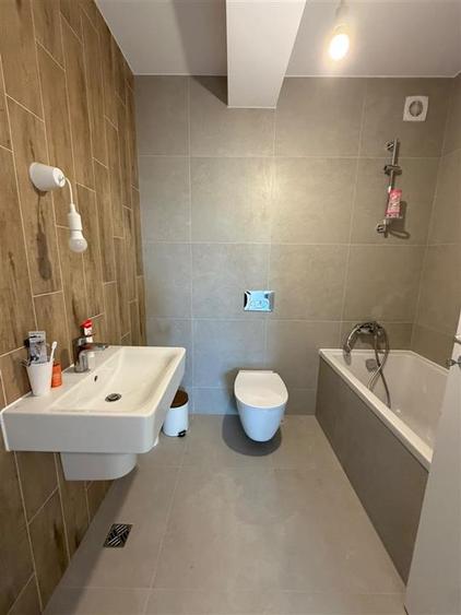 Apartament cu 2 camere decomandat, mobilat în Tractorul