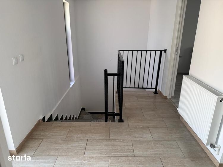 Casă cu 4 camere cu Teren 250 Mp în Ulmi