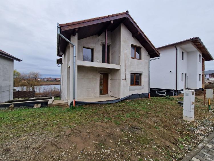 Casă cu 4 camere în Vest